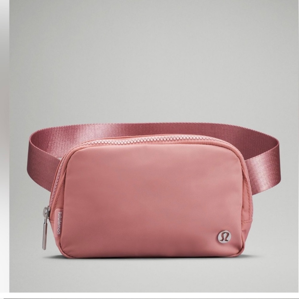 Lululemon everywhere belt bag 1L - pastel pink